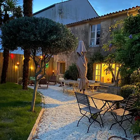 Ancienne Colonie Dans Le Centre De St Denis D'oleron 度假居