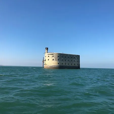 Ancienne Colonie Dans Le Centre De St Denis D'oleron Hébergement de vacances *
