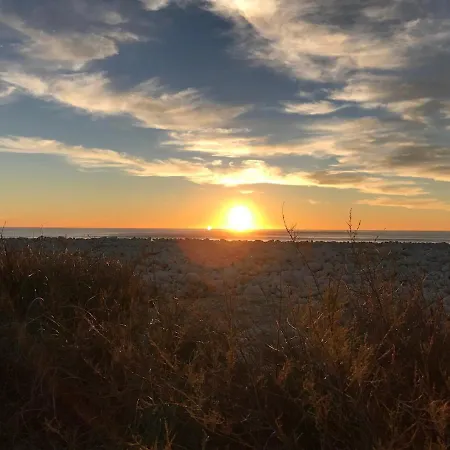 Ancienne Colonie Dans Le Centre De St Denis D'oleron *