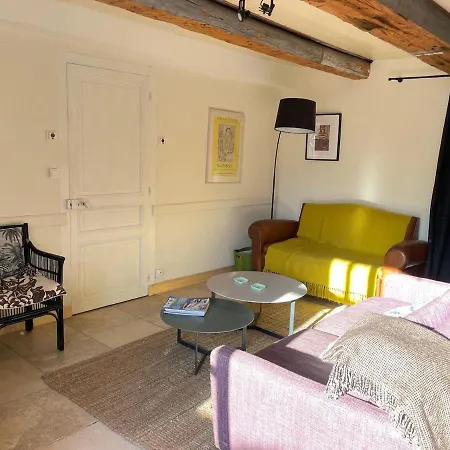 Ancienne Colonie Dans Le Centre De St Denis D'oleron * Saint-Denis-dʼOléron