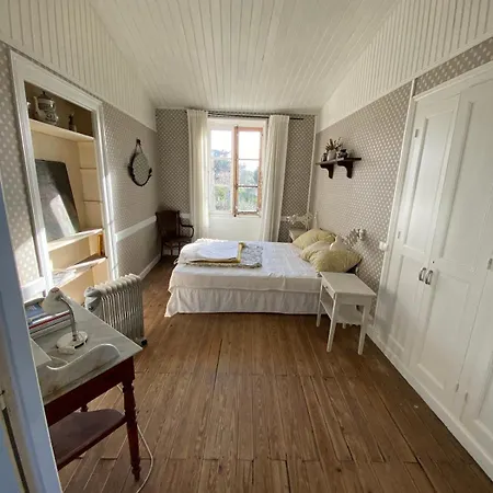 Ancienne Colonie Dans Le Centre De St Denis D'oleron