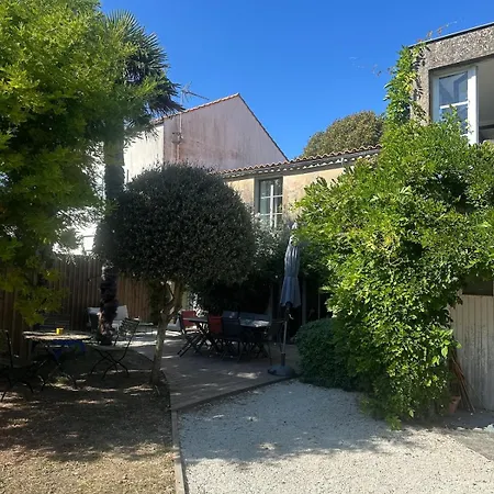 Ancienne Colonie Dans Le Centre De St Denis D'oleron Hébergement de vacances