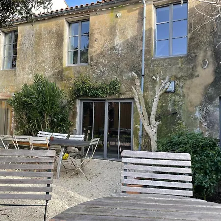 Hébergement de vacances Ancienne Colonie Dans Le Centre De St Denis D'oleron Saint-Denis-dʼOléron