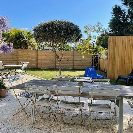 Ancienne Colonie Dans Le Centre De St Denis D'oleron Saint-Denis-dʼOléron