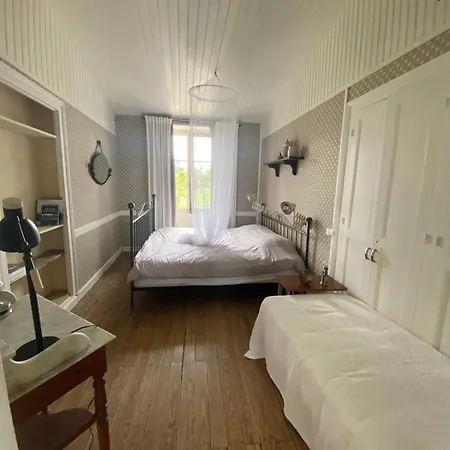 Hébergement de vacances Ancienne Colonie Dans Le Centre De St Denis D'oleron