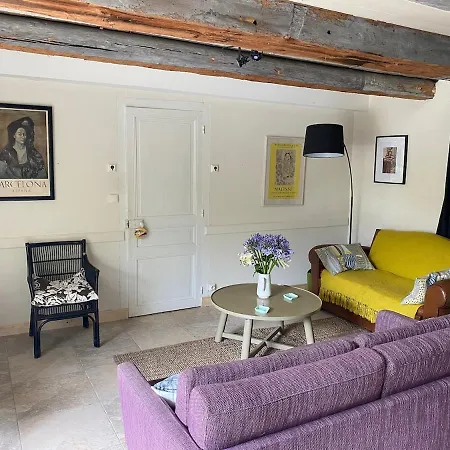 Hébergement de vacances Ancienne Colonie Dans Le Centre De St Denis D'oleron