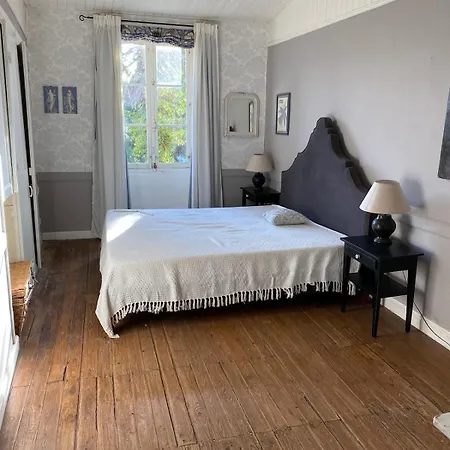 Ancienne Colonie Dans Le Centre De St Denis D'oleron Hébergement de vacances Saint-Denis-dʼOléron