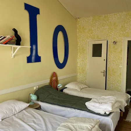 Ancienne Colonie Dans Le Centre De St Denis D'oleron * Saint-Denis-dʼOléron